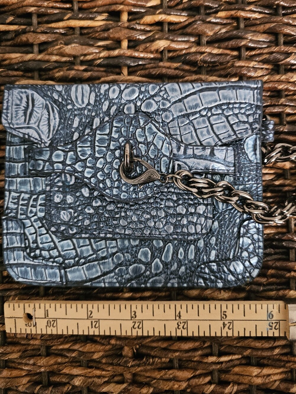 Uncommon OPI Small Wallet - Picture 2 of 5